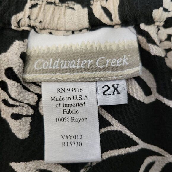 Coldwater Creek Floral Shorts (Size 2X) - Picture 3 of 3